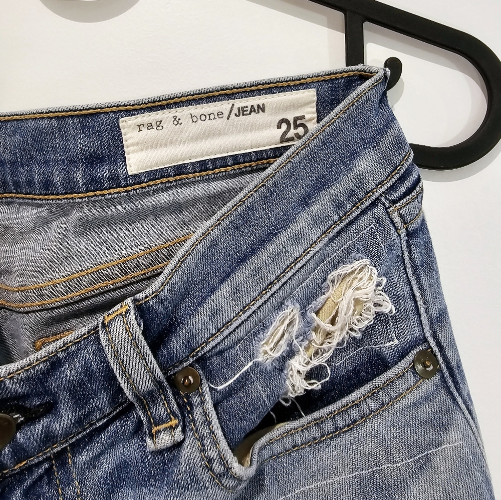 Rag & Bone Distressed Blue Jeans S8ze 25